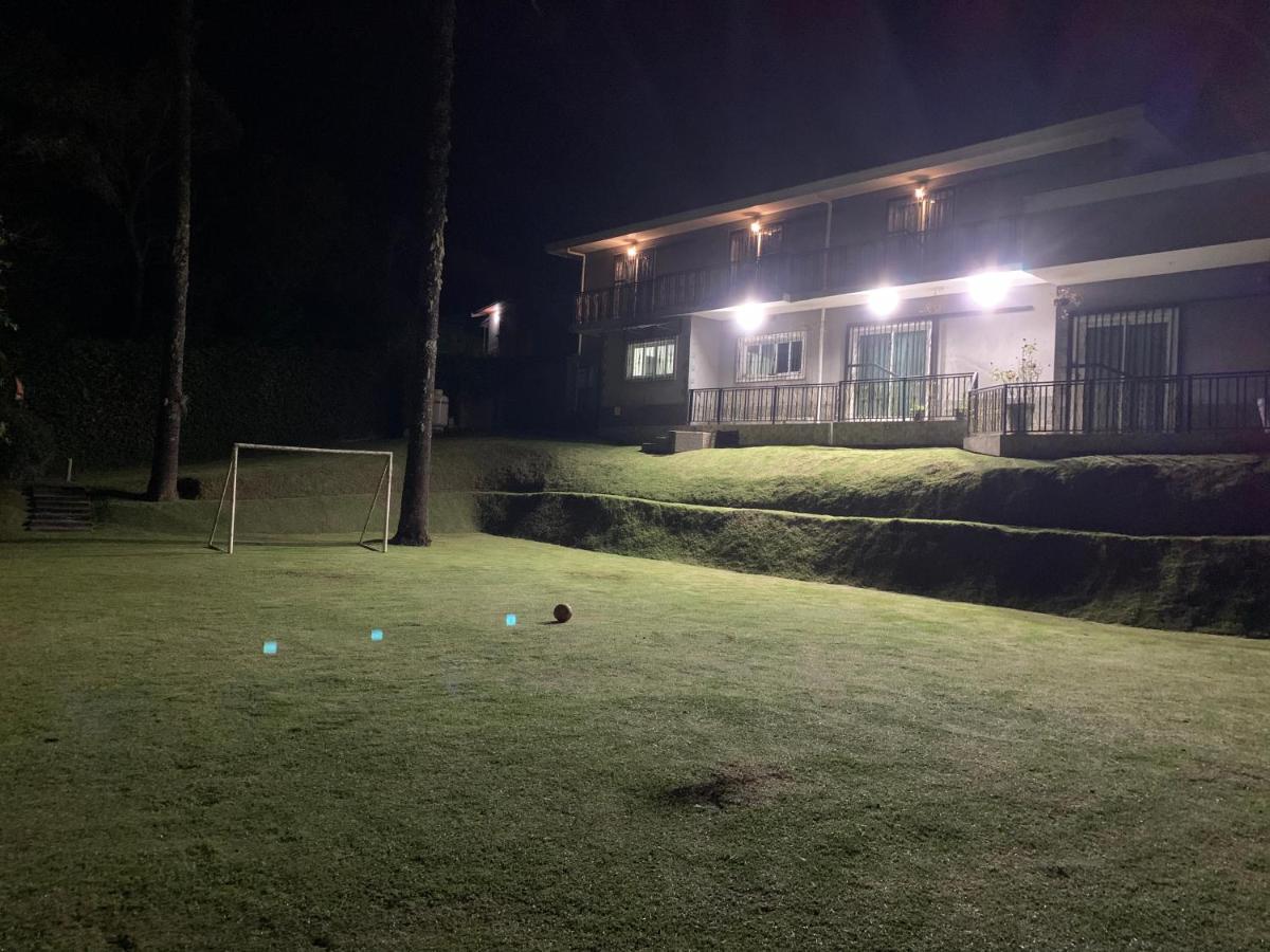 Excelente Casa, bairro nobre em Campos do Jordão Vila Exterior foto